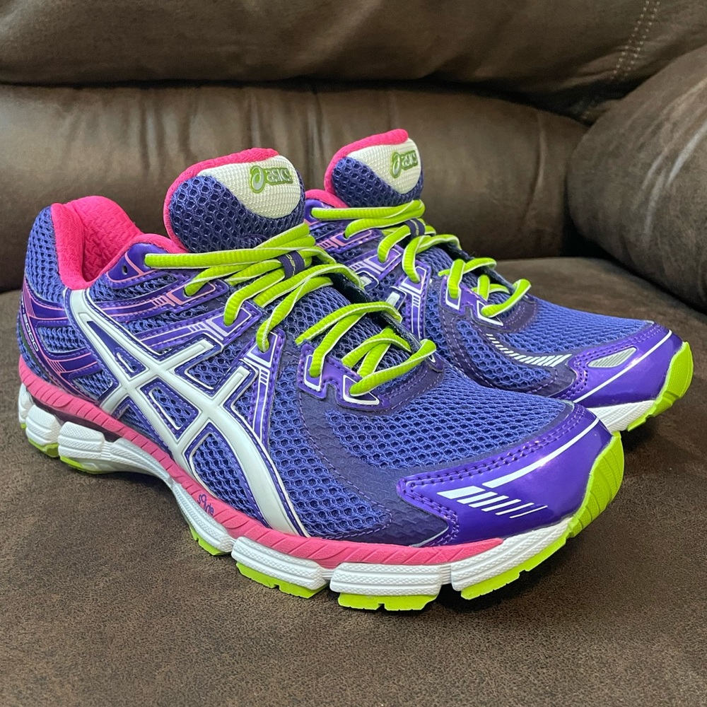 Woman’s ASICS GT 2000 Running Shoes size 10 NWOT